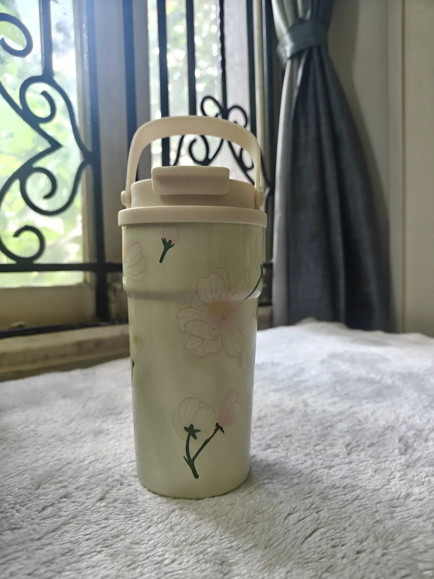 cream floral tumbler