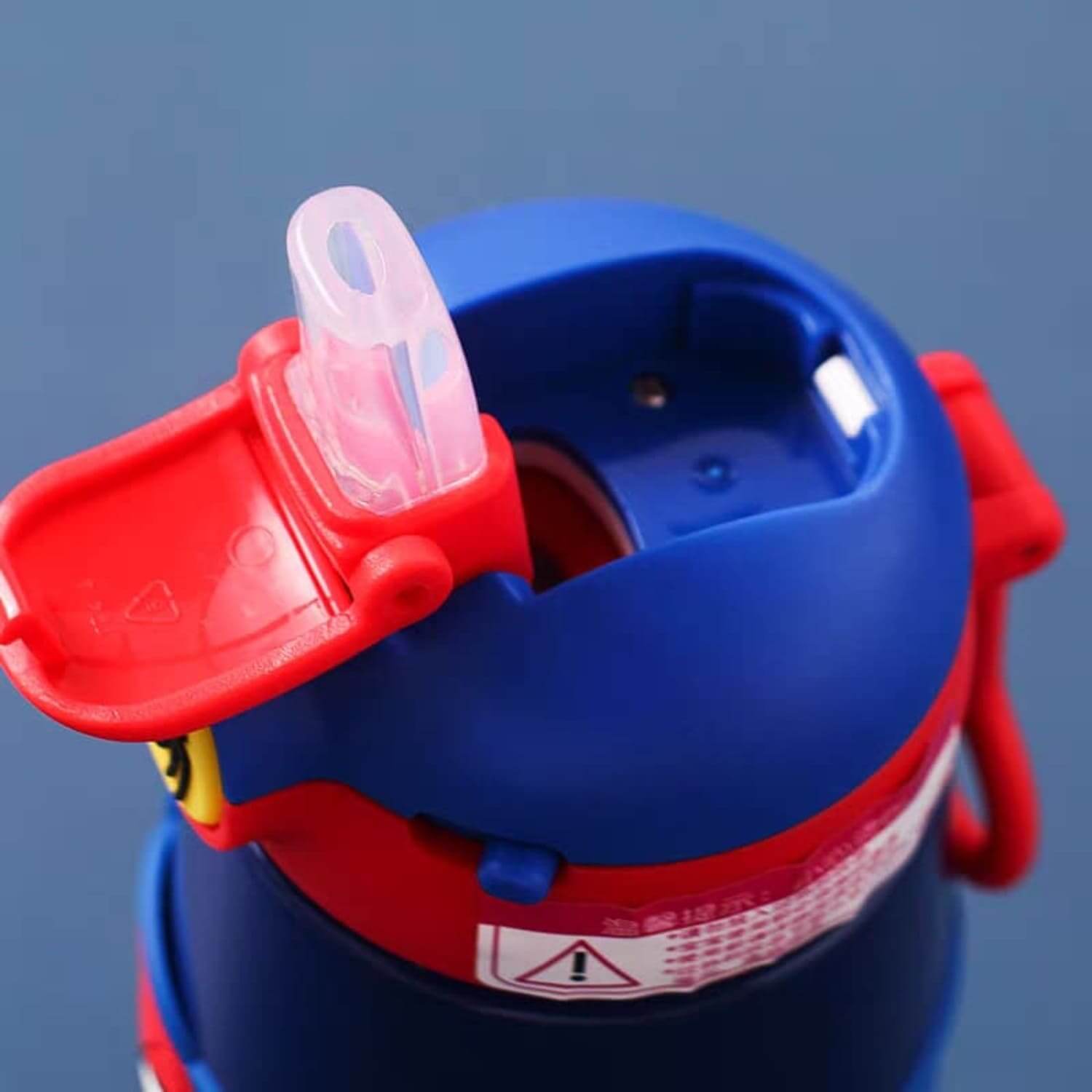 sipper bottle for kids red blue color