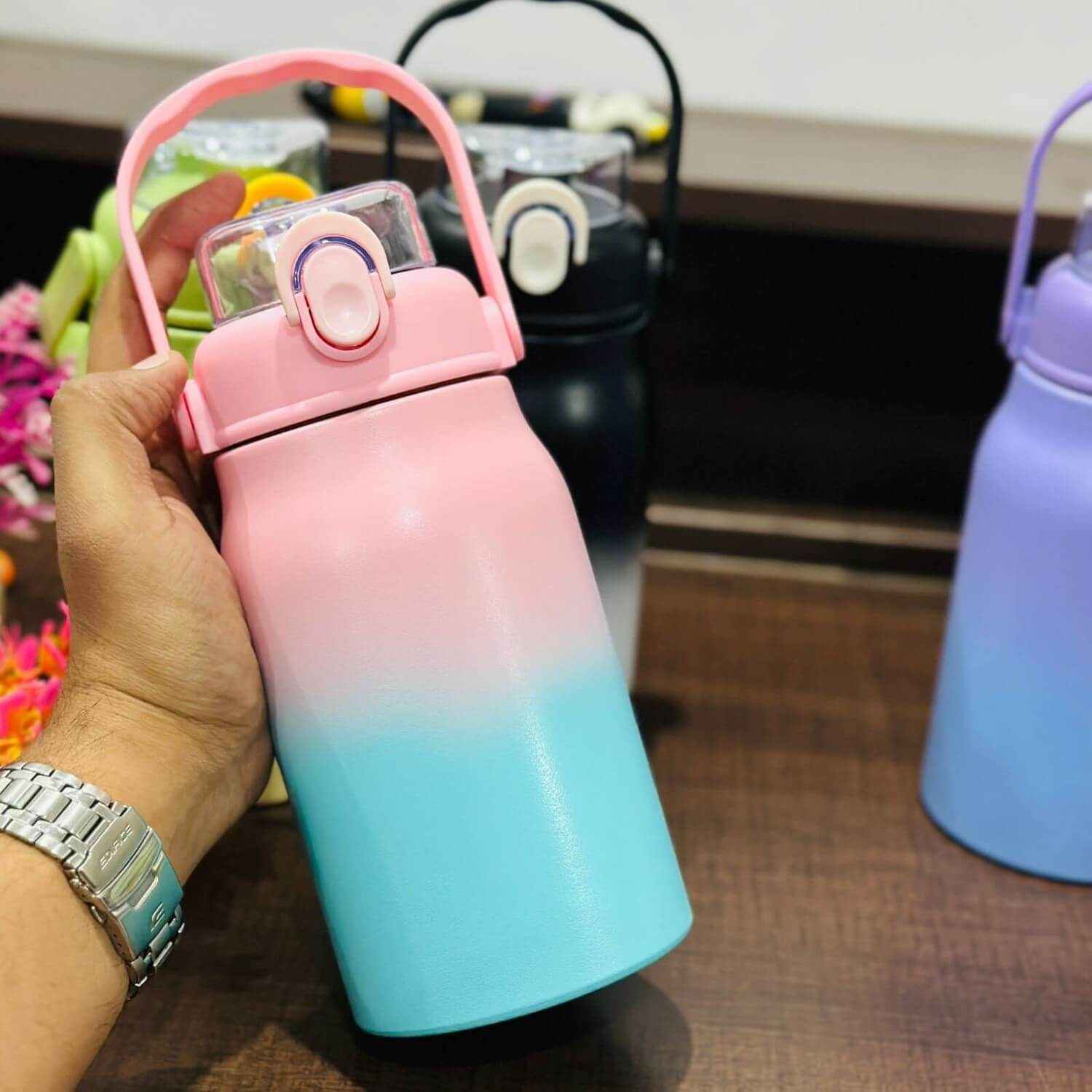 Pink blue shaded hot and cold insulated bottle